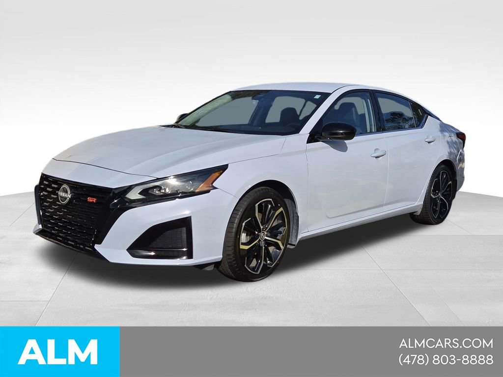 Used 2025 Nissan Altima 2.5 SR image 1