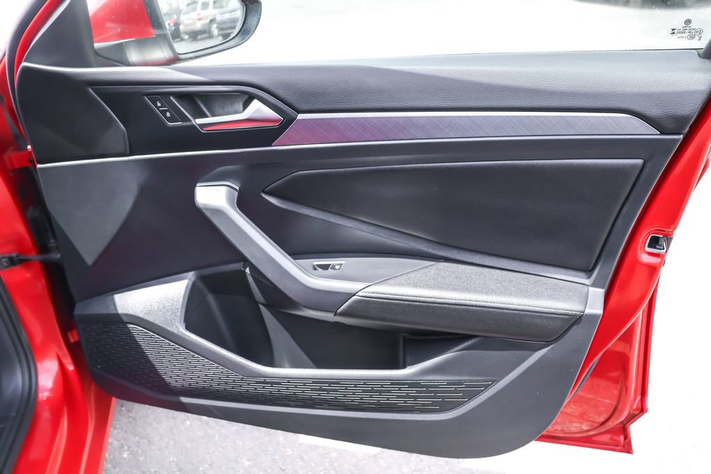 Certified 2023 Volkswagen Jetta SE FWD image 33