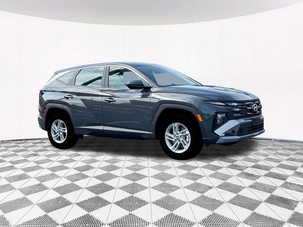 Used 2025 Hyundai Tucson SE AWD/4WD image 16