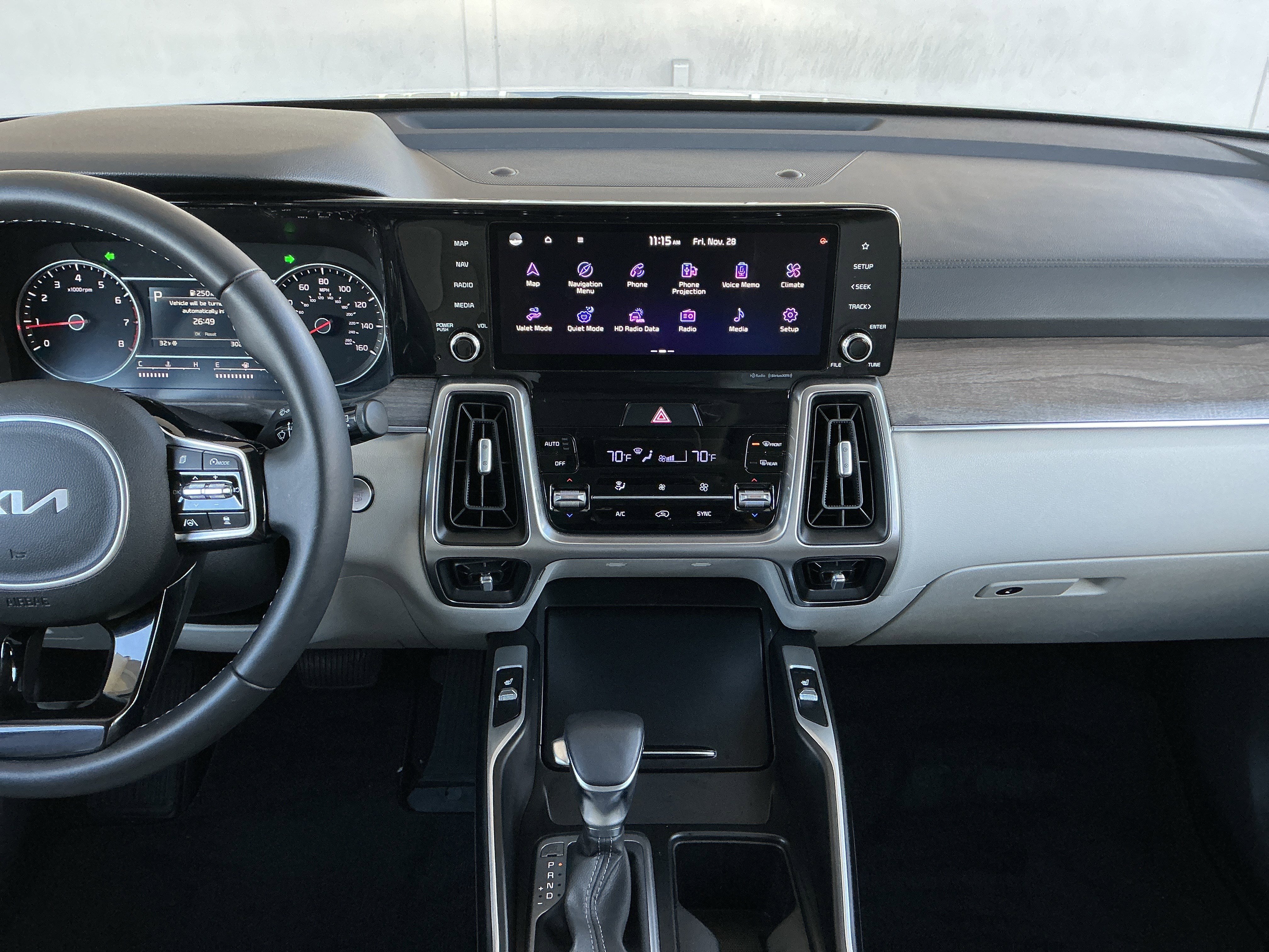 Used 2023 Kia Sorento EX w/ Panoramic Sunroof Package image 9