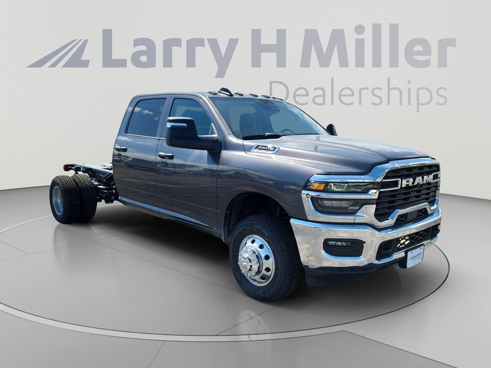 New 2025 RAM 3500 Tradesman w/ Chrome Appearance Group AWD/4WD image 8