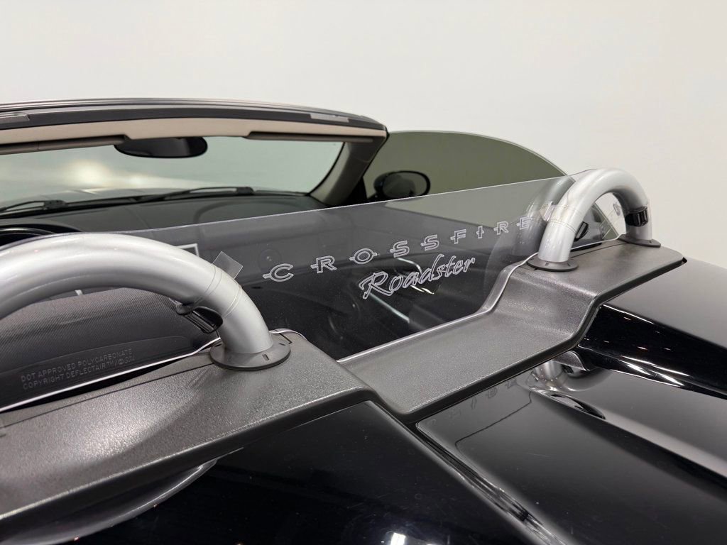 Used 2005 Chrysler Crossfire Convertible image 18