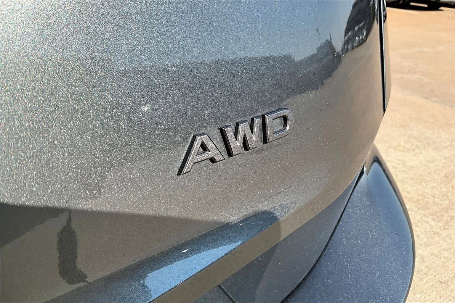 Used 2025 Nissan Rogue SV AWD/4WD image 9