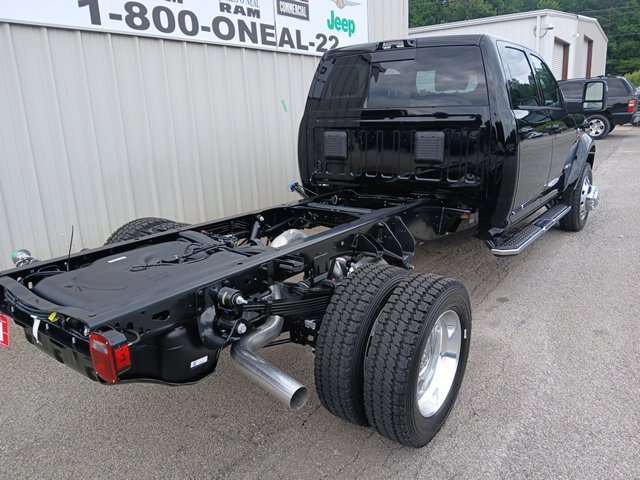 New 2026 RAM 5500 4x4 Crew Cab w/ Laramie Trim Package image 3