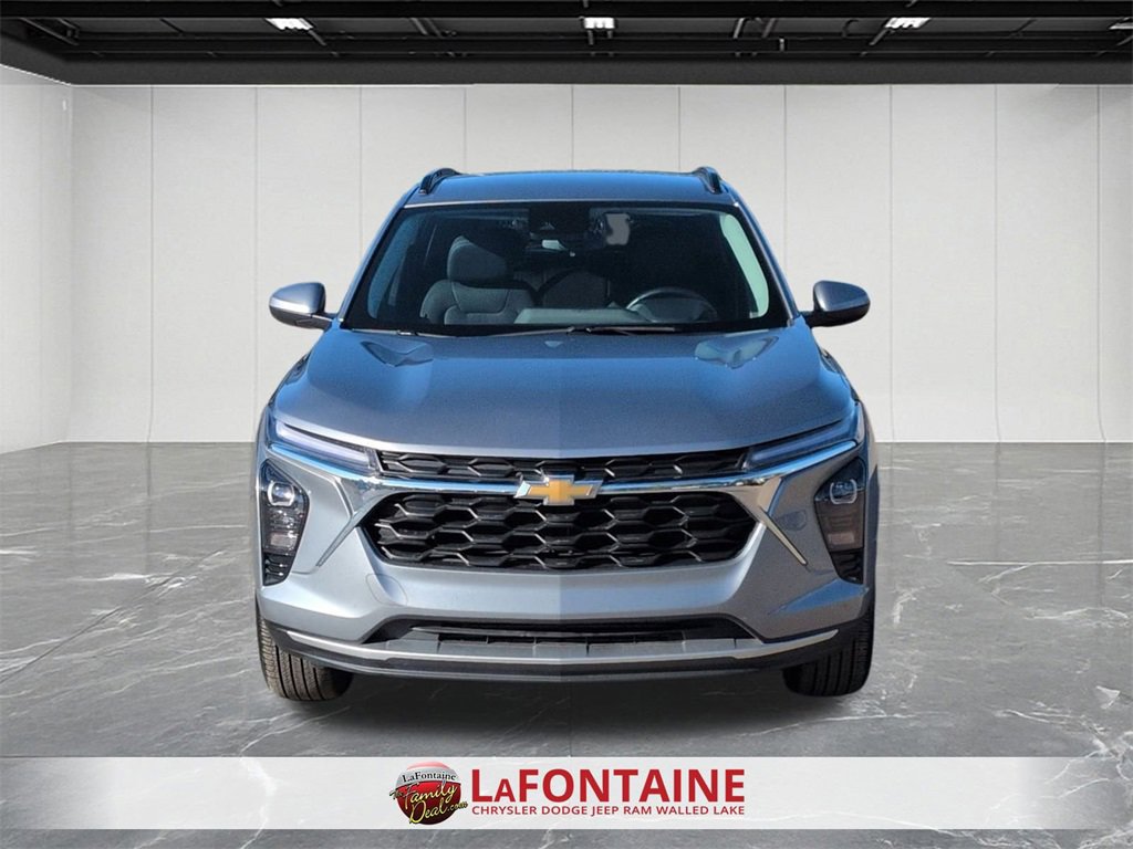 Used 2024 Chevrolet Trax LT w/ Driver Confidence Package image 3