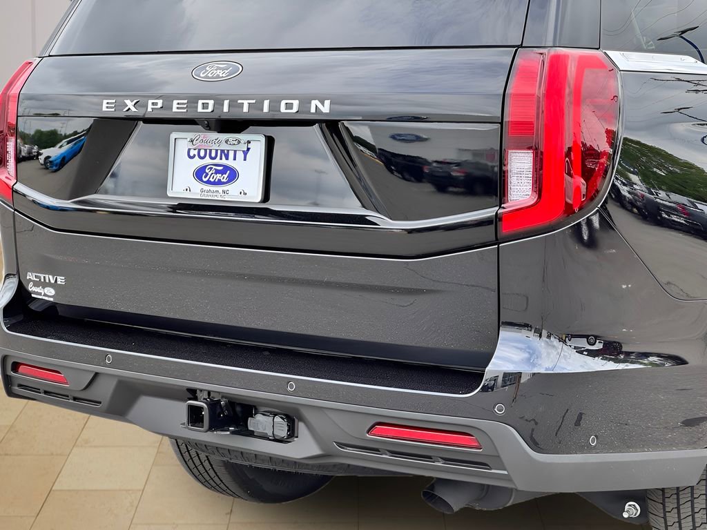 New 2025 Ford Expedition Active RWD image 43