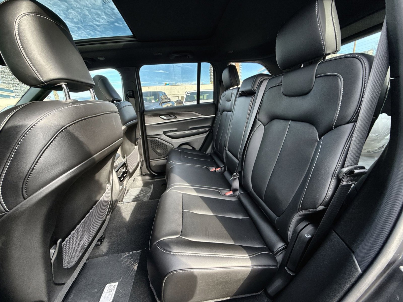 New 2025 Jeep Grand Cherokee Limited image 21