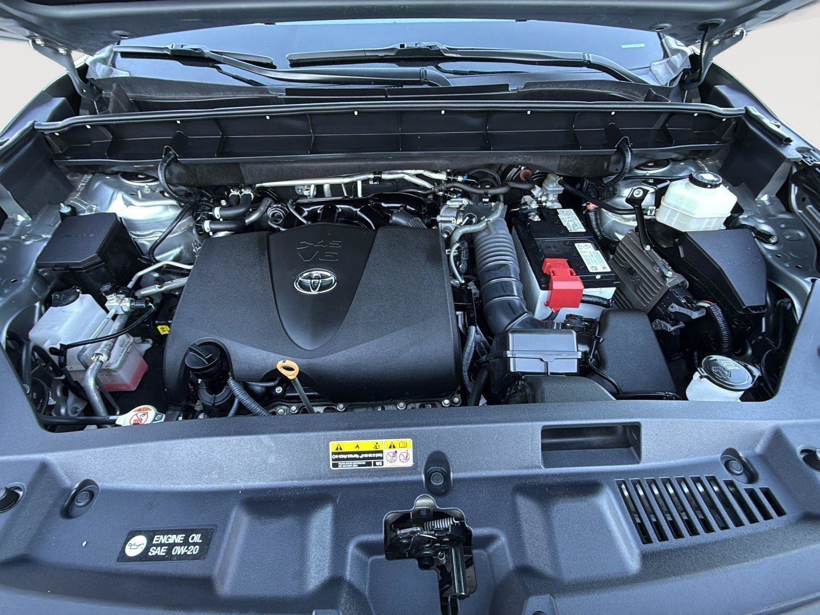 Used 2022 Toyota Highlander XLE image 11