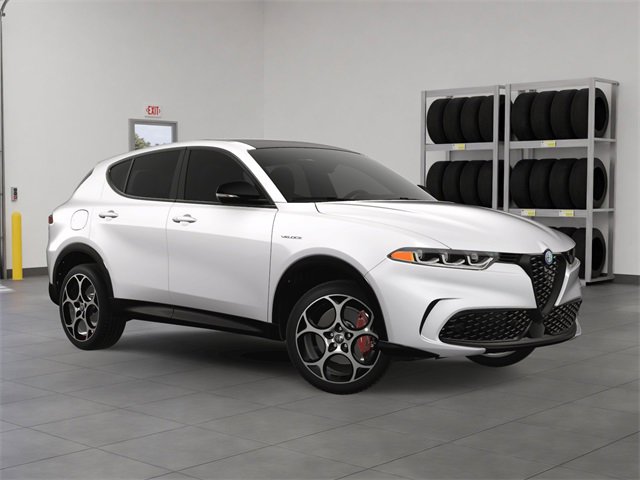 New 2025 Alfa Romeo Tonale w/ Premium Package image 7