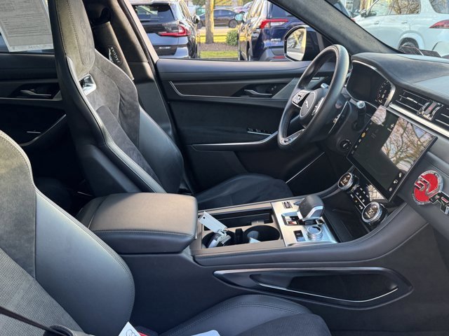 Used 2022 Jaguar F-PACE SVR image 29