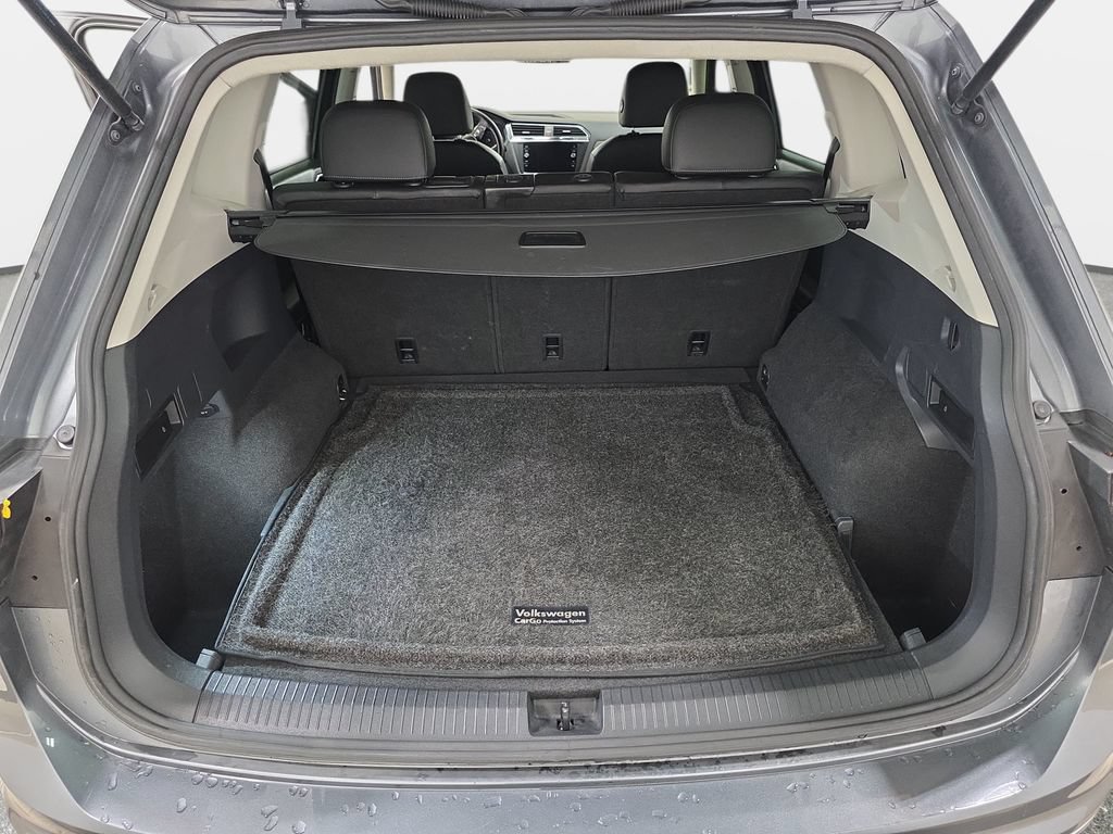 Used 2018 Volkswagen Tiguan SE AWD/4WD image 34