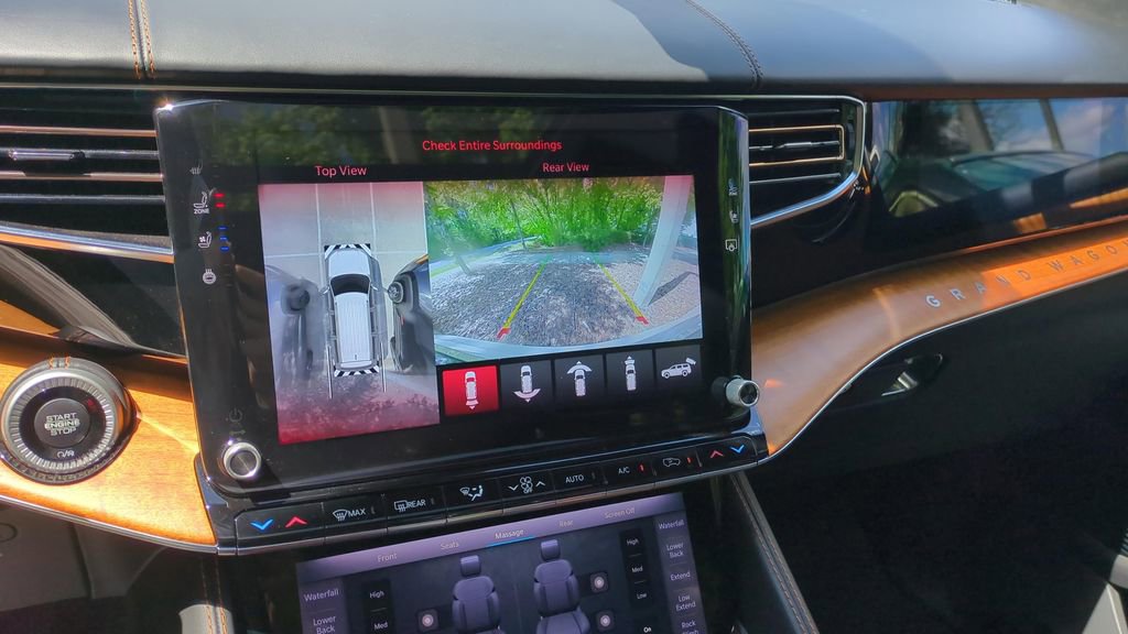 Used 2022 Jeep Grand Wagoneer Series III w/ Rear Seat Video Group 1 image 20