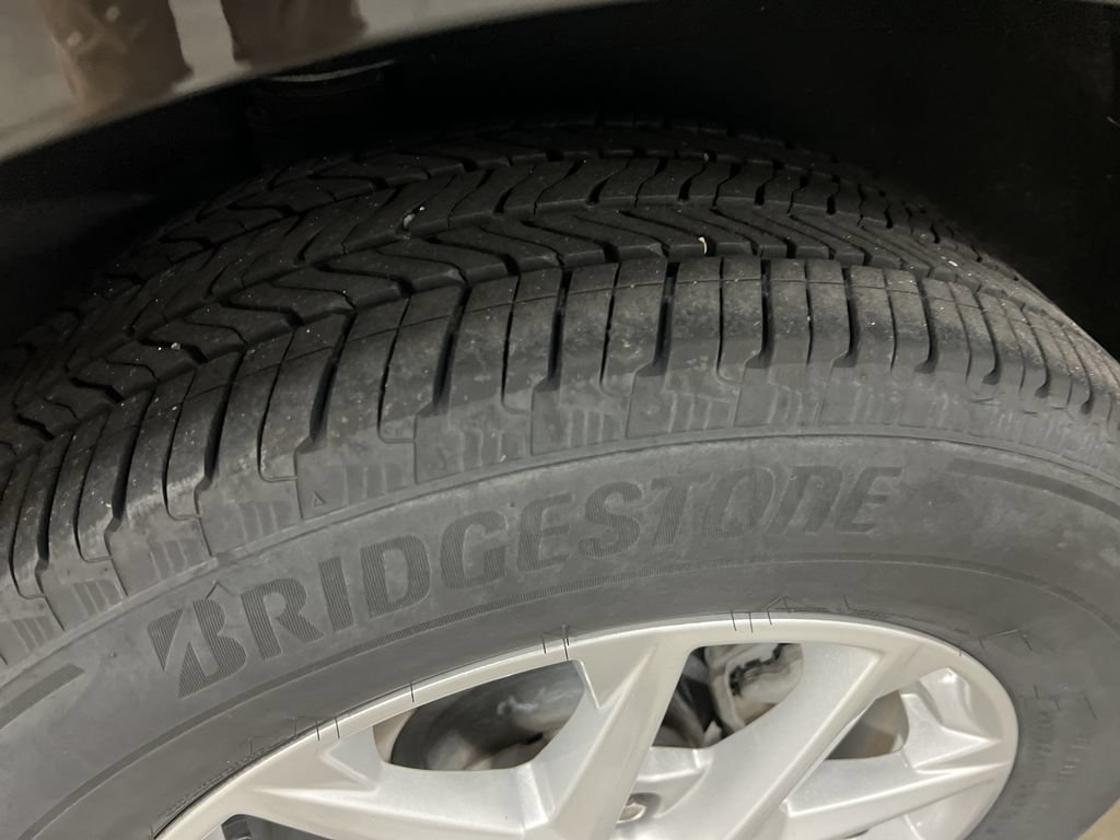 Used 2024 Chevrolet Equinox LT w/ LPO, Floor Liner Package AWD/4WD image 10