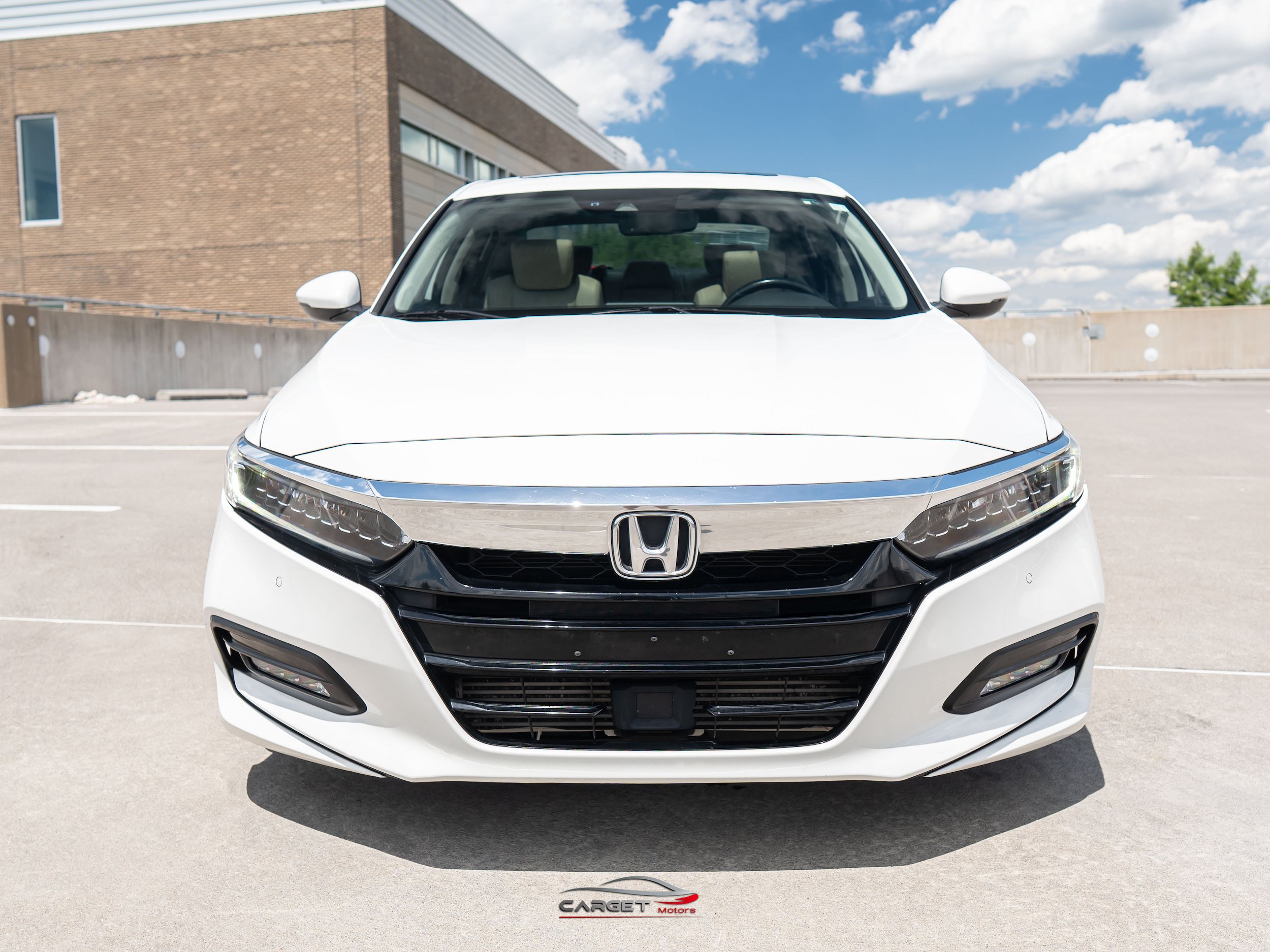 Used 2019 Honda Accord Touring image 2