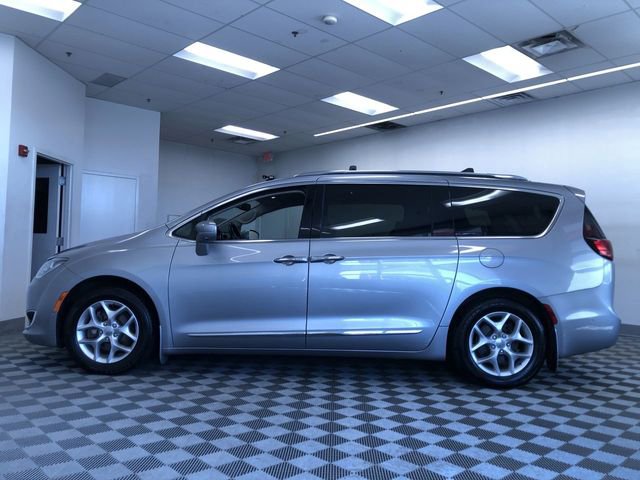 Used 2018 Chrysler Pacifica Touring-L Plus w/ Advanced Safetytec Group image 12