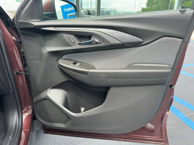 Used 2022 Chevrolet TrailBlazer LT w/ Driver Confidence Package FWD image 10