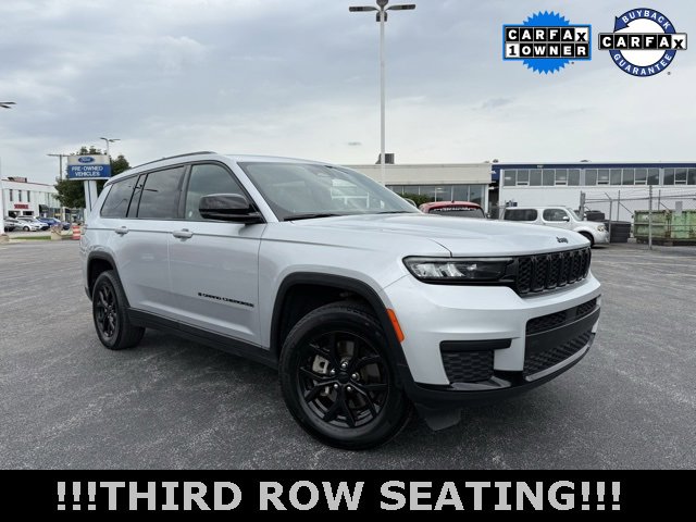 Used 2024 Jeep Grand Cherokee L Laredo image 2