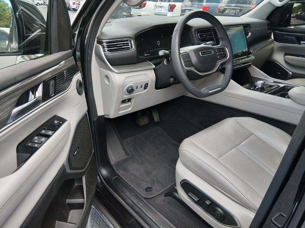Used 2022 Jeep Wagoneer Series II w/ Premium Group I AWD/4WD image 10