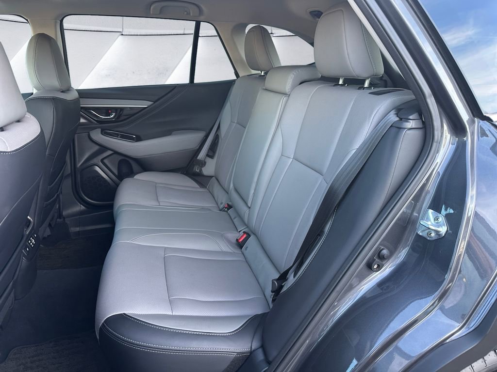 Used 2025 Subaru Outback Limited image 18