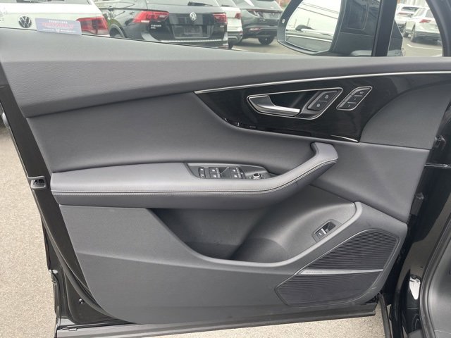 Used 2025 Audi Q7 2.0T Premium Plus w/ Premium Plus Package image 16