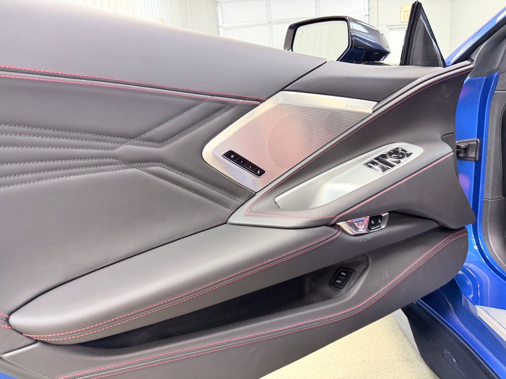 Used 2023 Chevrolet Corvette Z06 RWD image 9