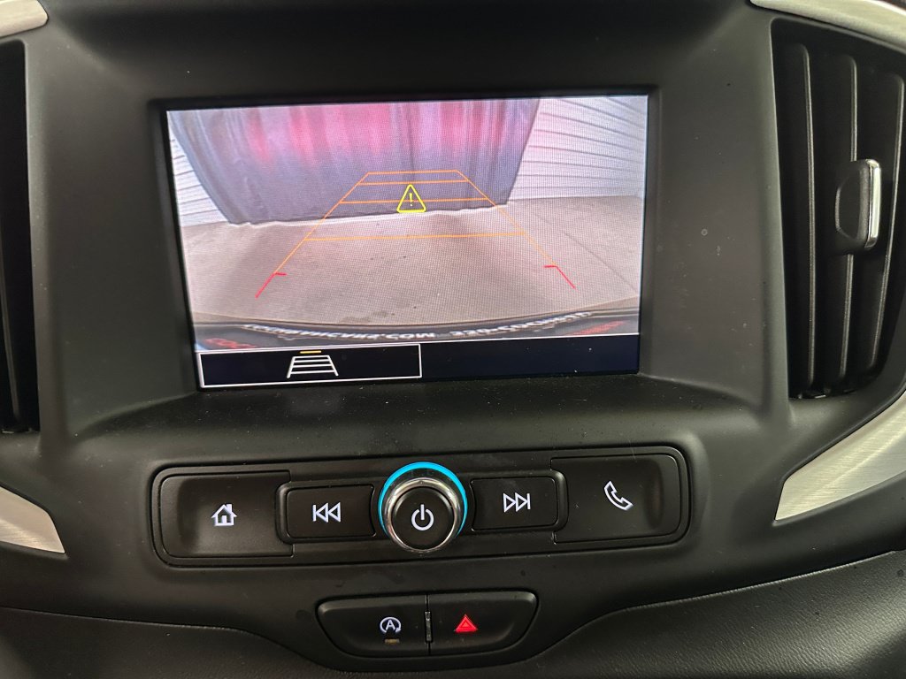 Used 2023 GMC Terrain SLE w/ Driver Convenience Package FWD image 14