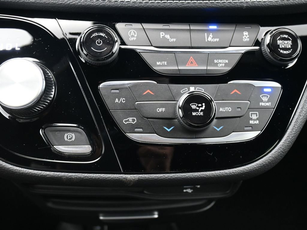 New 2026 Chrysler Pacifica Select w/ S Appearance Package image 24