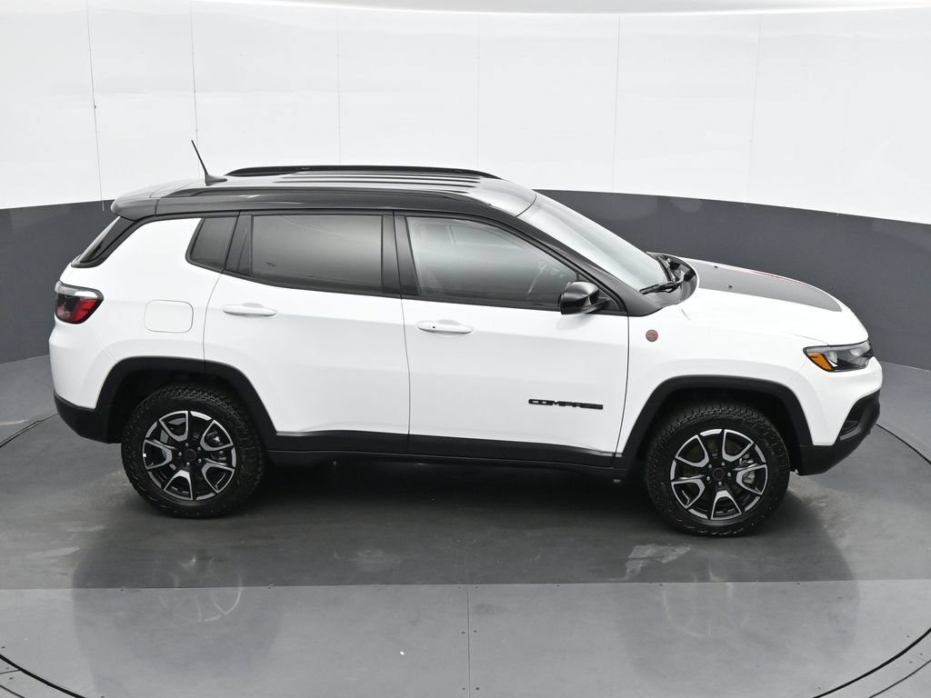 Used 2026 Jeep Compass Trailhawk AWD/4WD image 26