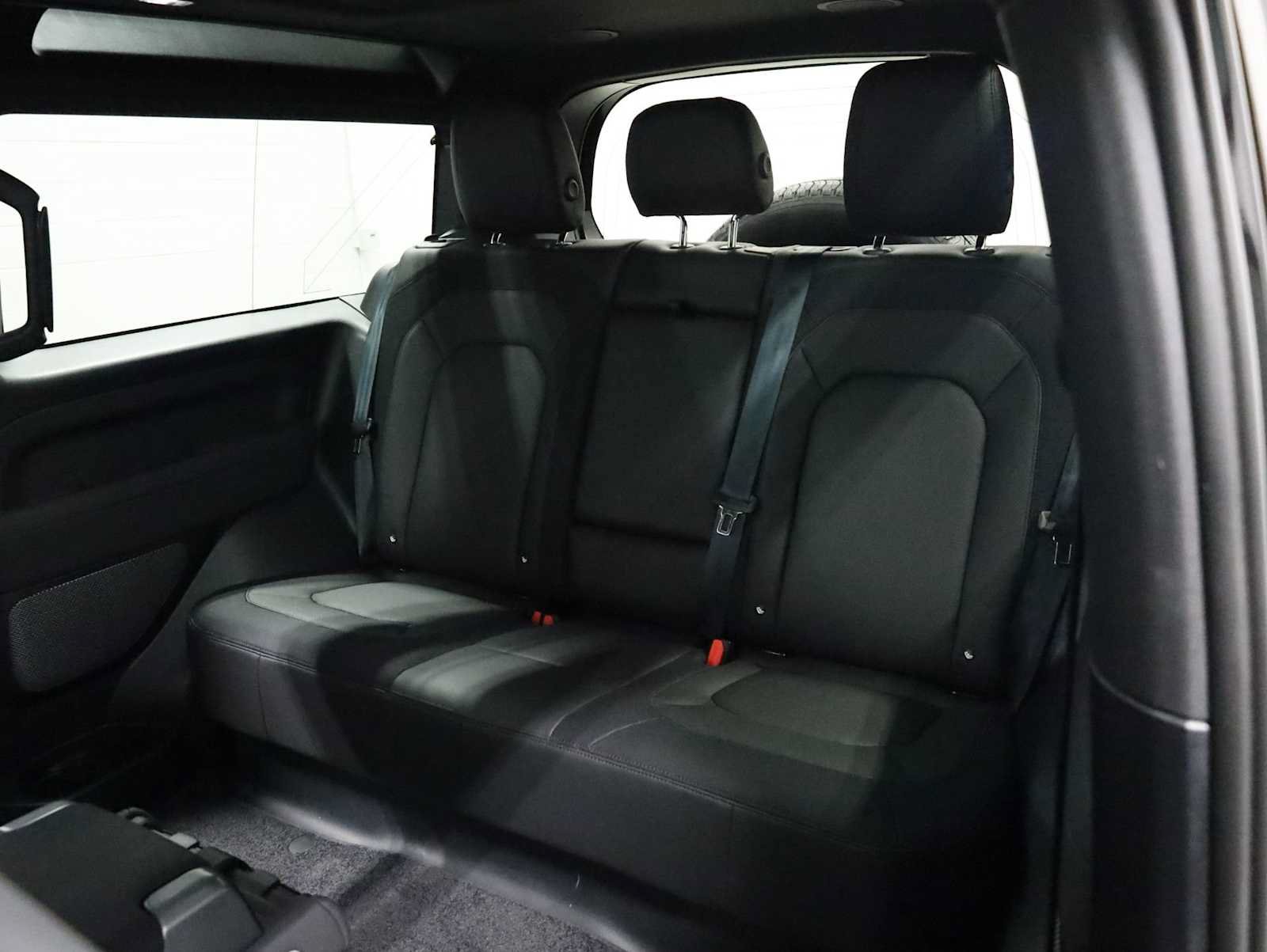 Used 2023 Land Rover Defender 90 X-Dynamic SE AWD/4WD image 34