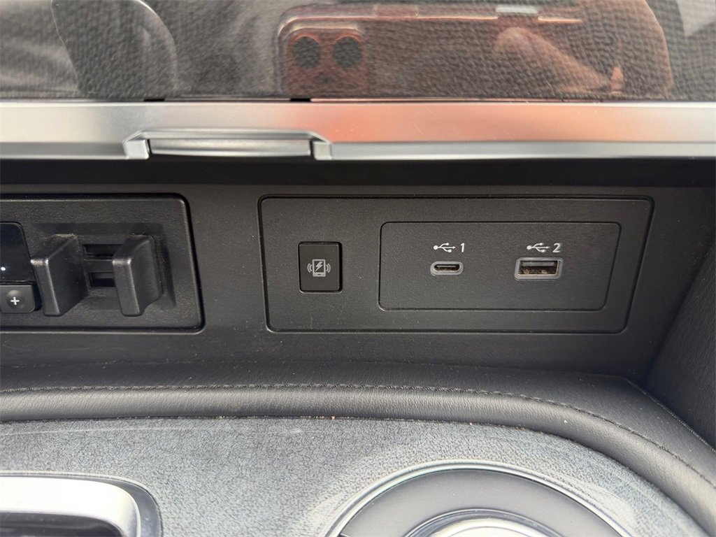 Used 2023 Nissan Armada SV image 21