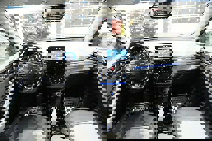 Used 2020 Hyundai Ioniq Limited image 26