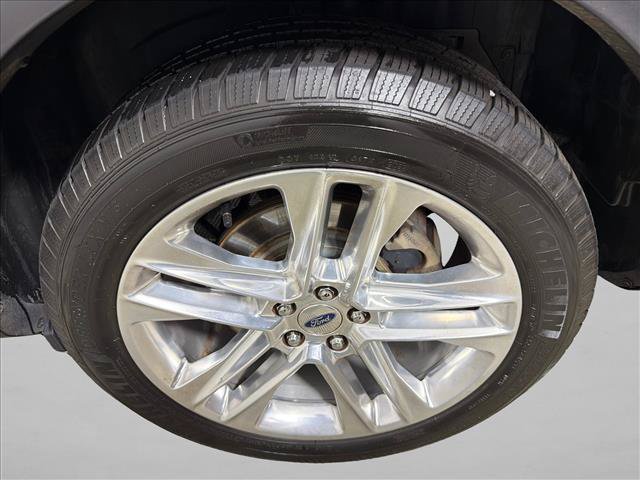Used 2016 Ford Explorer XLT w/ Equipment Group 202A FWD image 21