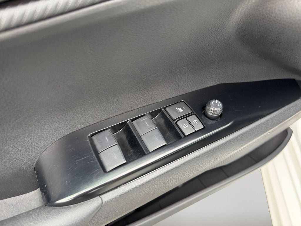 Used 2025 Toyota Camry SE FWD image 21
