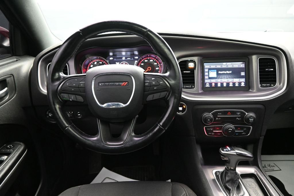 Used 2019 Dodge Charger SXT RWD image 14