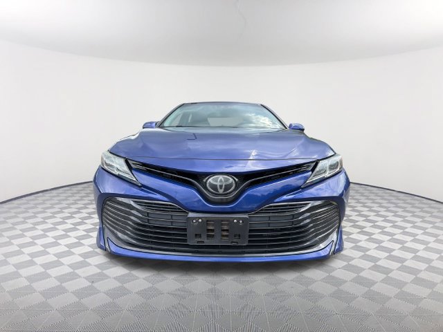 Used 2018 Toyota Camry LE FWD image 2