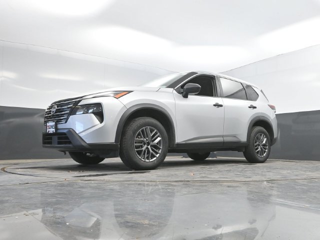 Used 2024 Nissan Rogue S AWD/4WD image 49