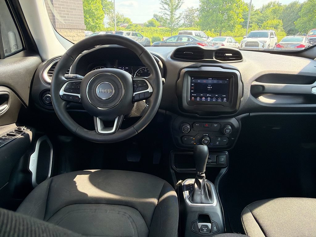 Used 2019 Jeep Renegade Latitude FWD image 19