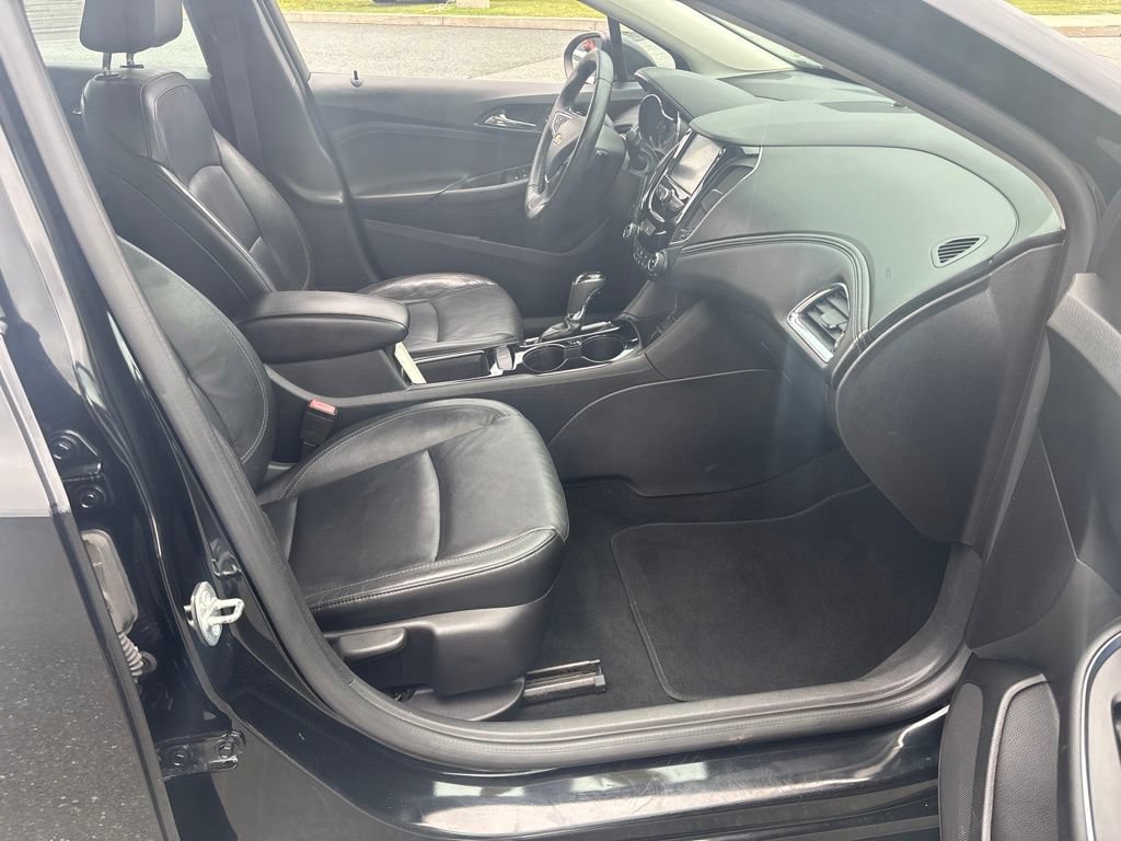 Used 2016 Chevrolet Cruze Premier FWD image 28
