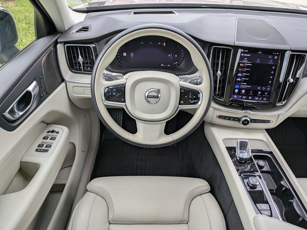 Certified 2023 Volvo XC60 B6 Ultimate w/ Protection Package Premier AWD/4WD image 16