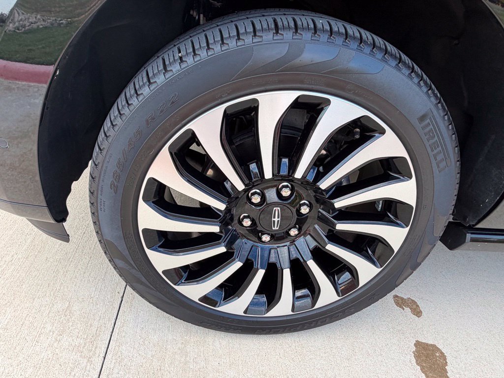 Used 2024 Lincoln Navigator Black Label AWD/4WD image 13