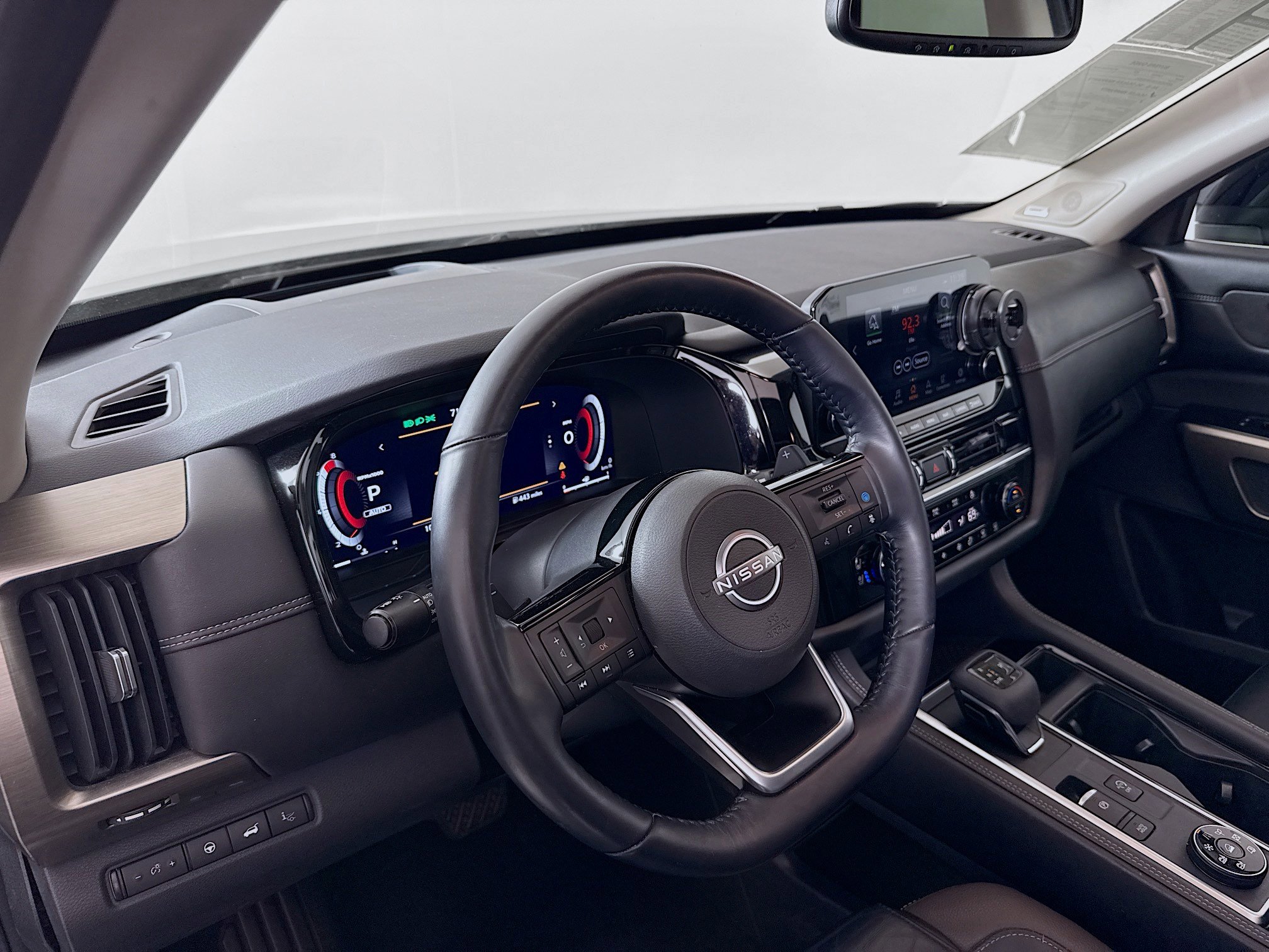 Used 2022 Nissan Pathfinder Platinum w/ Cargo Package image 9