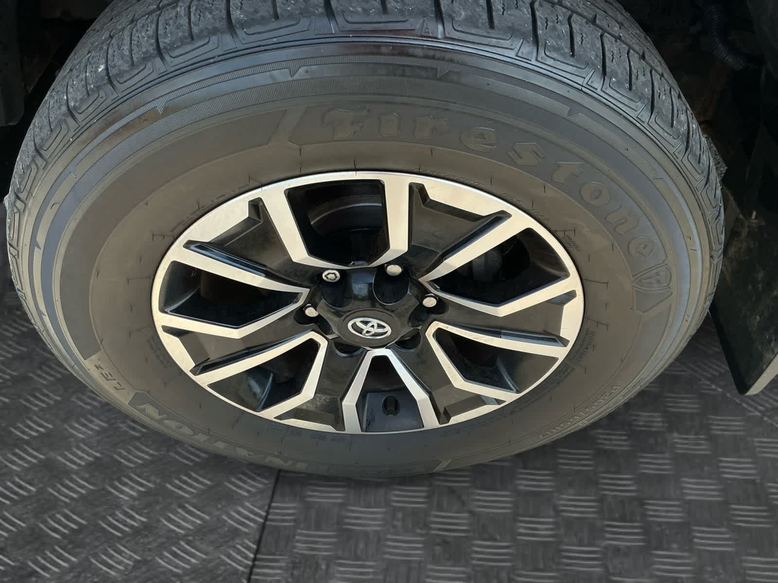 Used 2019 Toyota Tacoma SR5 AWD/4WD image 14