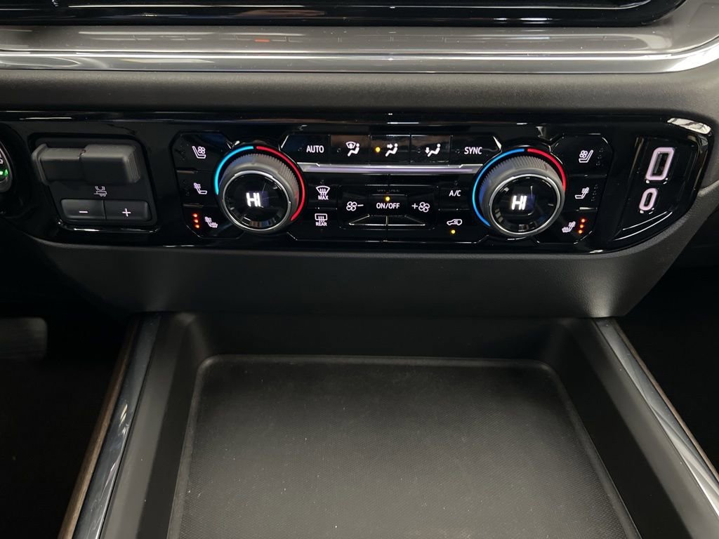 Used 2024 Chevrolet Silverado 2500 High Country w/ High Country Premium Package AWD/4WD image 9