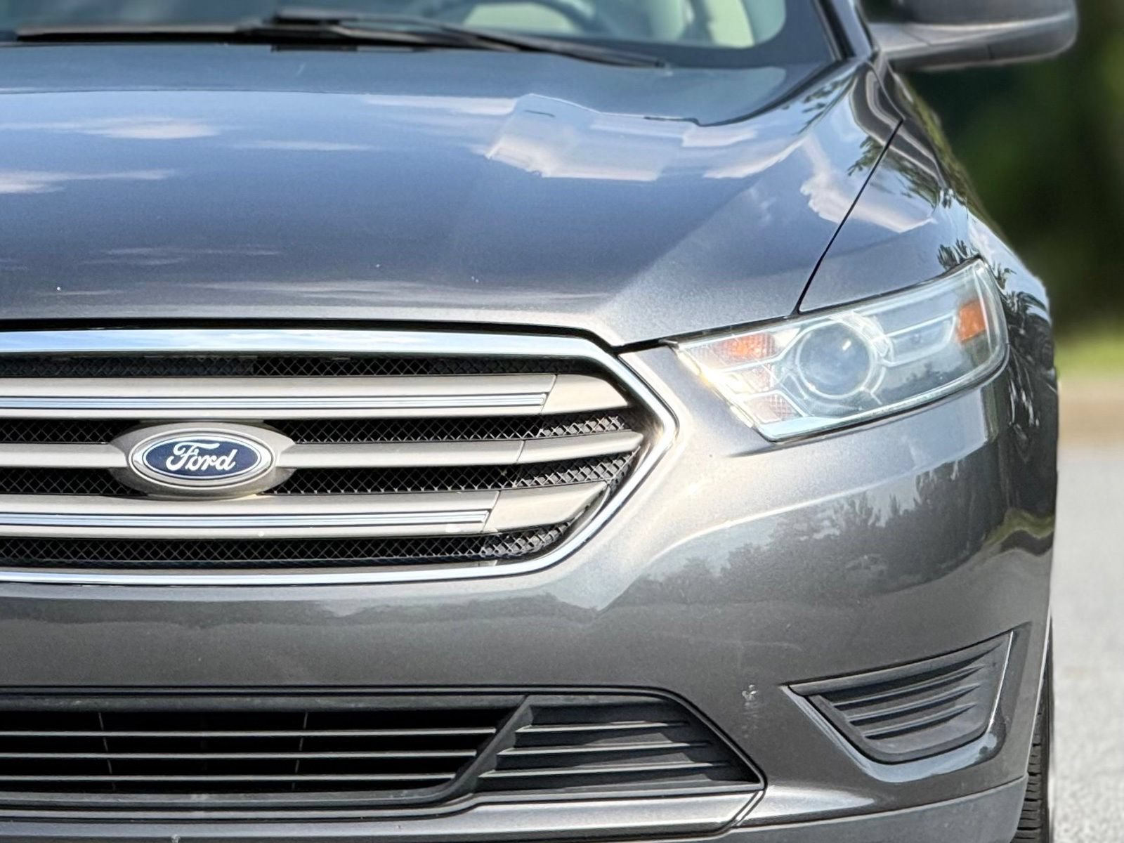 Used 2016 Ford Taurus SE FWD image 15