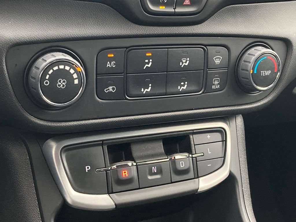Used 2024 GMC Terrain SLE FWD image 25