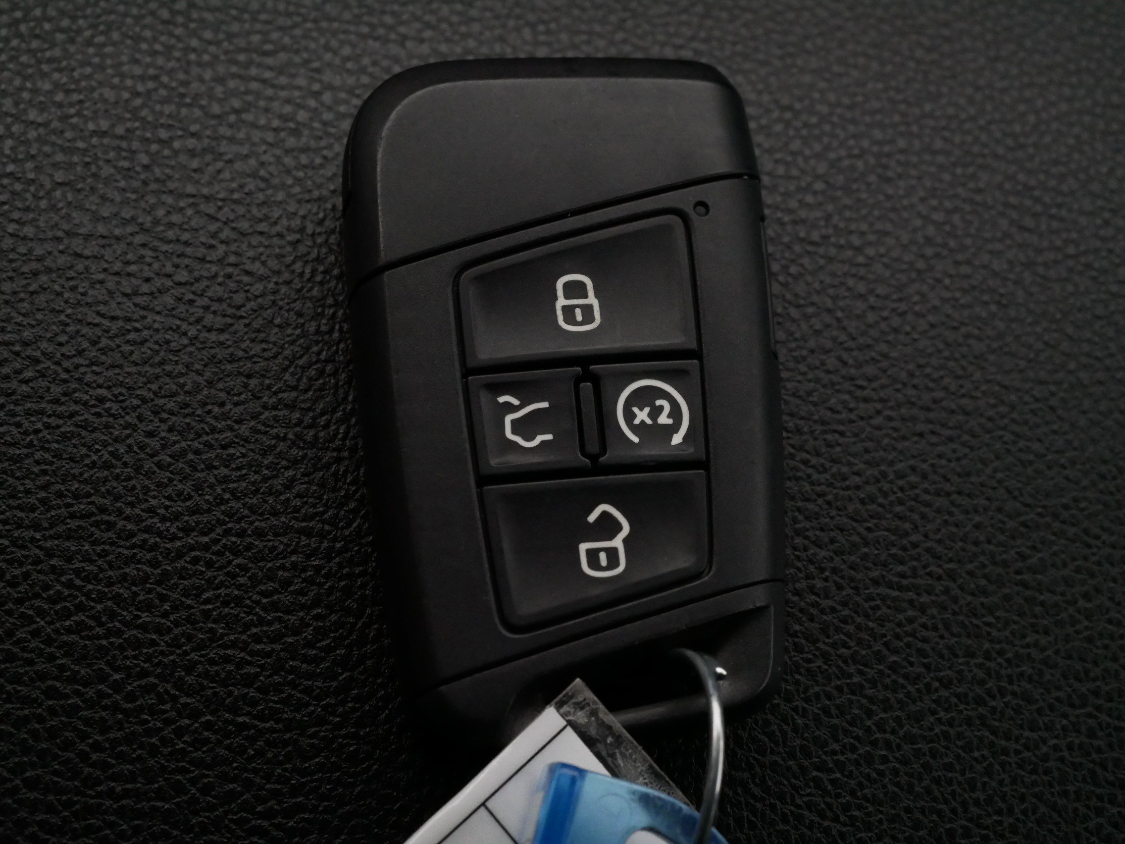 Certified 2023 Volkswagen Atlas Cross Sport SE image 31