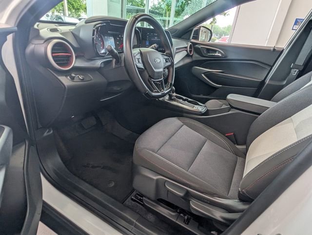 Certified 2024 Chevrolet Trax RS w/ Driver Confidence Package image 6