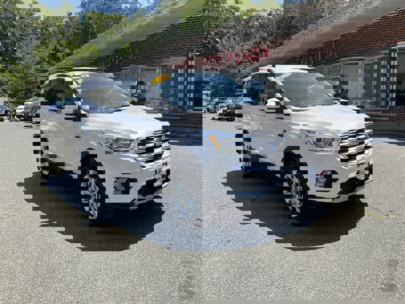 Used 2019 Ford Escape SEL image 3