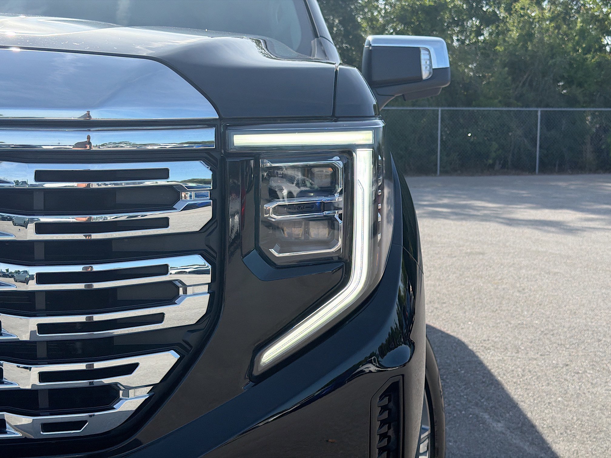 Used 2024 GMC Sierra 1500 Denali w/ Denali Reserve Package AWD/4WD image 9