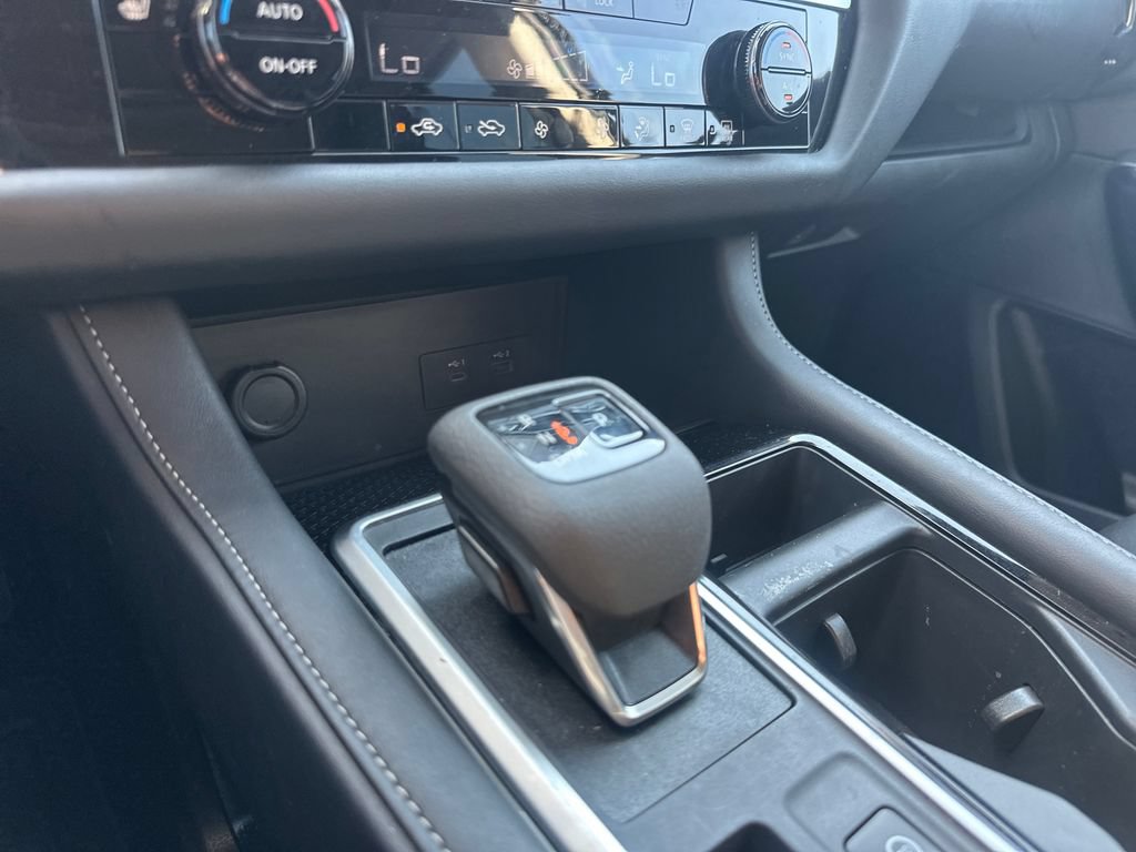 Certified 2025 Nissan Pathfinder SV w/ SV Premium Package FWD image 47